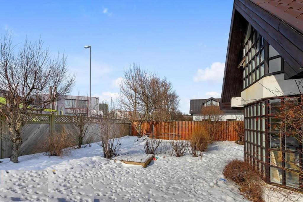 Icelandic Art Garden Villa W. Parking In Centre City Reikiavik Exterior foto